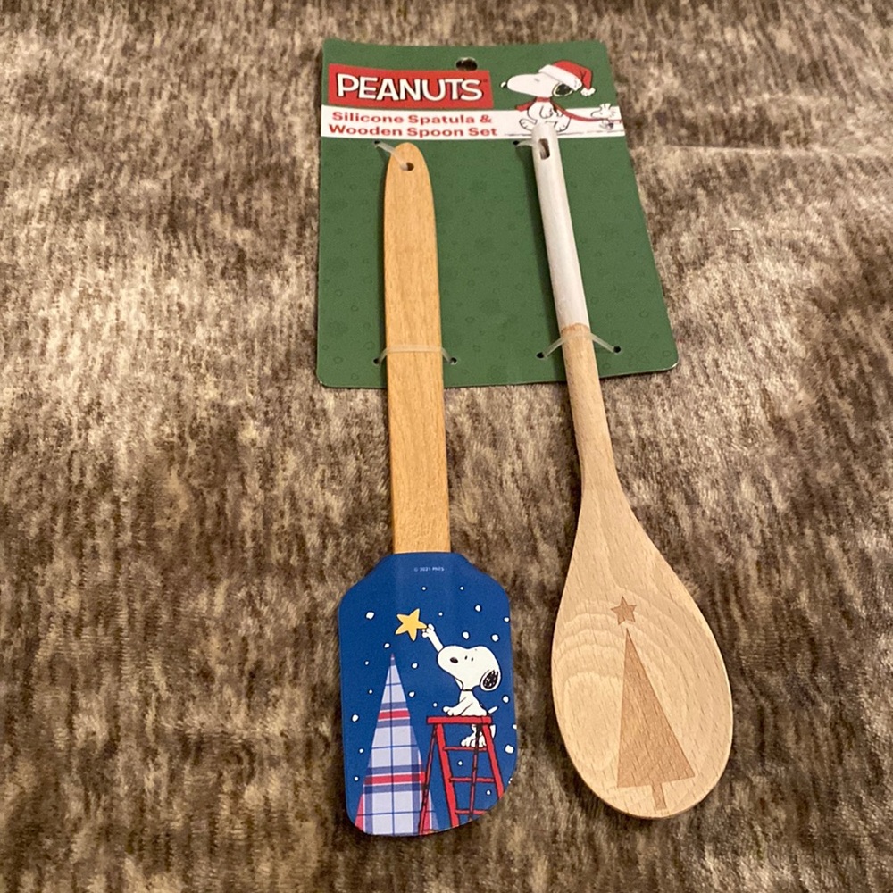 Peanuts Snoopy Christmas Holiday Silicon Spatula &‎ Wooden Spoon Set